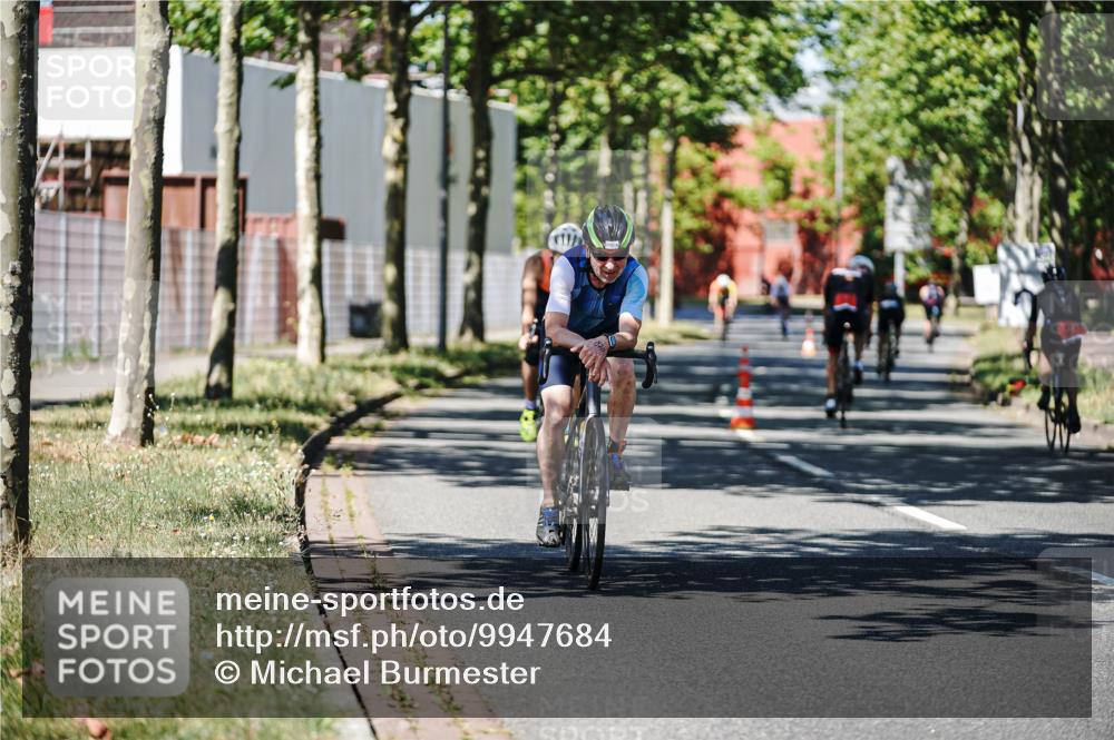 09.08.2026 - GEWOBA Citytriathlon Bremen Michael Burmester http://msf.ph/oto/9947684 09.08.2026 12:24:16 Radfahren 546, 586, 675, 870, 1105 meine-sportfotos.de