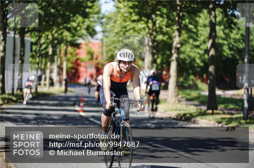 09.08.2026 - GEWOBA Citytriathlon Bremen Michael Burmester http://msf.ph/oto/9947687 09.08.2026 12:24:17 Radfahren 546, 586, 675, 870, 1105 meine-sportfotos.de