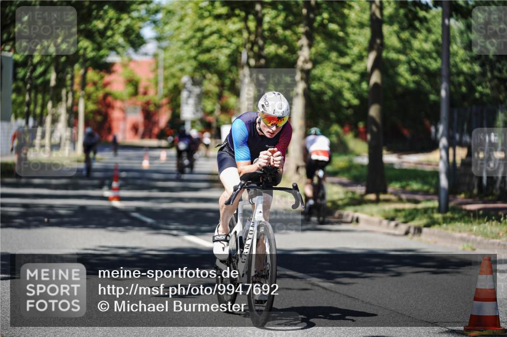 09.08.2026 - GEWOBA Citytriathlon Bremen Michael Burmester http://msf.ph/oto/9947692 09.08.2026 12:24:20 Radfahren 546, 586, 671, 675, 753, 870 meine-sportfotos.de