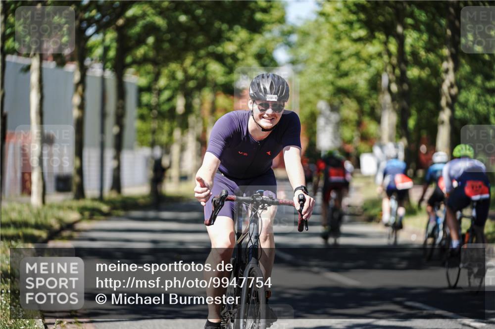 09.08.2026 - GEWOBA Citytriathlon Bremen Michael Burmester http://msf.ph/oto/9947754 09.08.2026 12:25:04 Radfahren 548, 602, 711, 785, 858, 859, 899, 974, 991, 1104, 1140 meine-sportfotos.de
