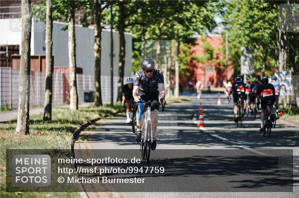 09.08.2026 - GEWOBA Citytriathlon Bremen Michael Burmester http://msf.ph/oto/9947759 09.08.2026 12:25:10 Radfahren 548, 602, 858, 859, 899, 991, 1140 meine-sportfotos.de