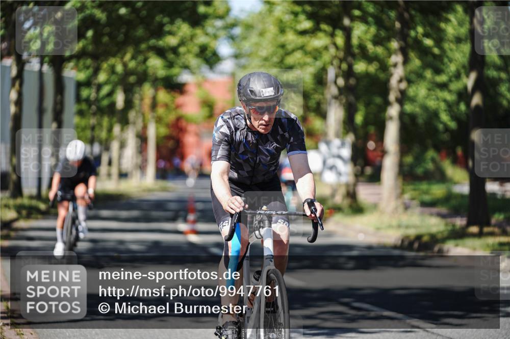 09.08.2026 - GEWOBA Citytriathlon Bremen Michael Burmester http://msf.ph/oto/9947761 09.08.2026 12:25:11 Radfahren 548, 602, 858, 859, 899, 991, 1140 meine-sportfotos.de