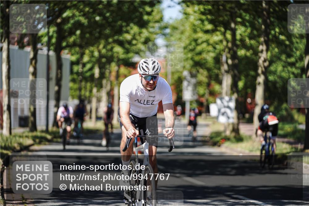 09.08.2026 - GEWOBA Citytriathlon Bremen Michael Burmester http://msf.ph/oto/9947767 09.08.2026 12:25:21 Radfahren 558, 774, 858, 859, 899, 936, 1010, 1106, 1121 meine-sportfotos.de