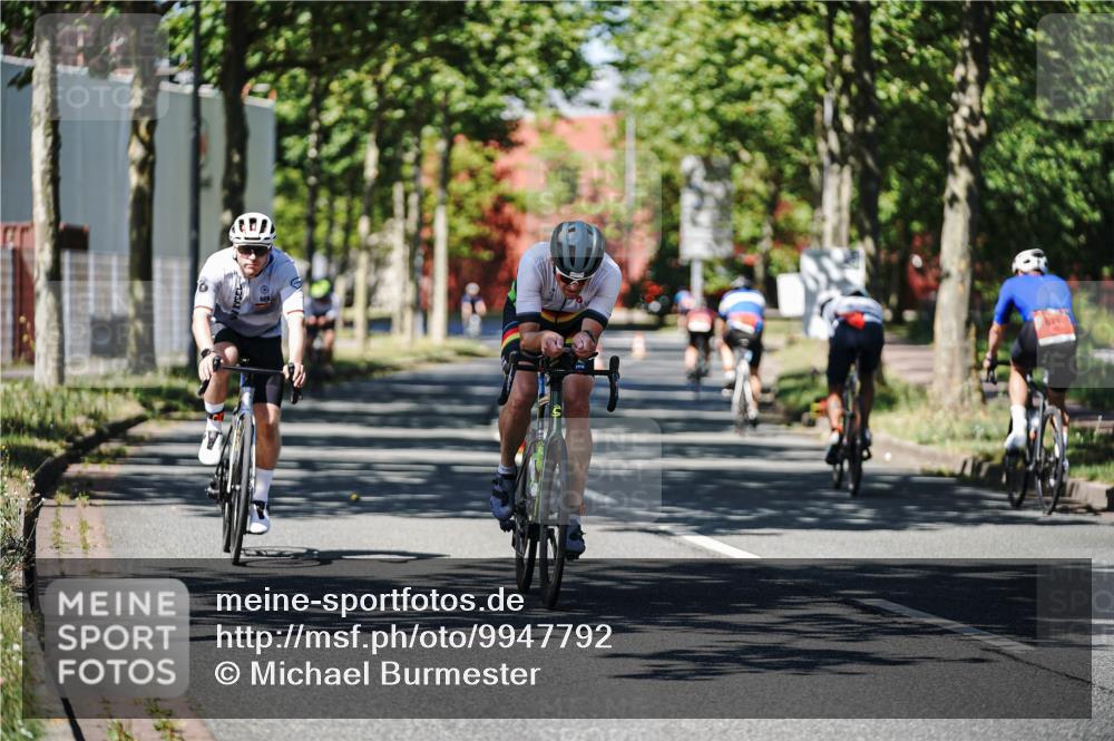 09.08.2026 - GEWOBA Citytriathlon Bremen Michael Burmester http://msf.ph/oto/9947792 09.08.2026 12:25:38 Radfahren 558, 649, 702, 718, 743, 774, 779, 789, 810, 848, 936, 982, 1010, 1122, 1125 meine-sportfotos.de