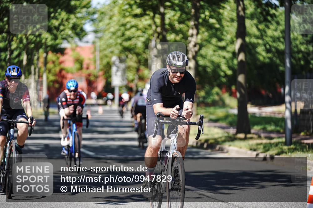 09.08.2026 - GEWOBA Citytriathlon Bremen Michael Burmester http://msf.ph/oto/9947829 09.08.2026 12:26:04 Radfahren 543, 635, 643, 700, 738, 740, 797, 913, 927, 941, 942, 957, 989, 997 meine-sportfotos.de