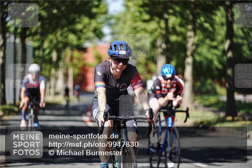 09.08.2026 - GEWOBA Citytriathlon Bremen Michael Burmester http://msf.ph/oto/9947830 09.08.2026 12:26:05 Radfahren 543, 635, 643, 700, 738, 740, 797, 913, 927, 941, 942, 957, 989, 997 meine-sportfotos.de