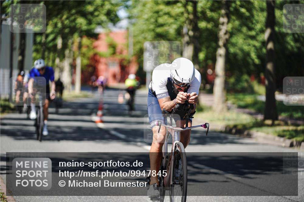 09.08.2026 - GEWOBA Citytriathlon Bremen Michael Burmester http://msf.ph/oto/9947845 09.08.2026 12:26:16 Radfahren 543, 621, 643, 700, 740, 766, 842, 908, 941, 957, 989, 997, 1127 meine-sportfotos.de
