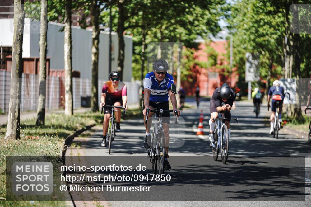 09.08.2026 - GEWOBA Citytriathlon Bremen Michael Burmester http://msf.ph/oto/9947850 09.08.2026 12:26:19 Radfahren 621, 674, 740, 766, 842, 908, 957, 997, 1127 meine-sportfotos.de