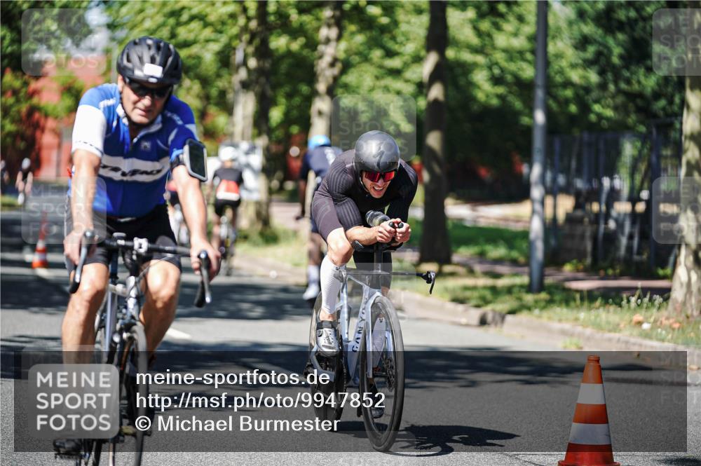 09.08.2026 - GEWOBA Citytriathlon Bremen Michael Burmester http://msf.ph/oto/9947852 09.08.2026 12:26:20 Radfahren 621, 674, 740, 766, 842, 908, 957, 985, 997, 1127 meine-sportfotos.de