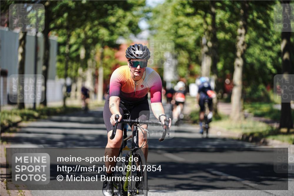 09.08.2026 - GEWOBA Citytriathlon Bremen Michael Burmester http://msf.ph/oto/9947854 09.08.2026 12:26:20 Radfahren 621, 674, 740, 766, 842, 908, 957, 985, 997, 1127 meine-sportfotos.de