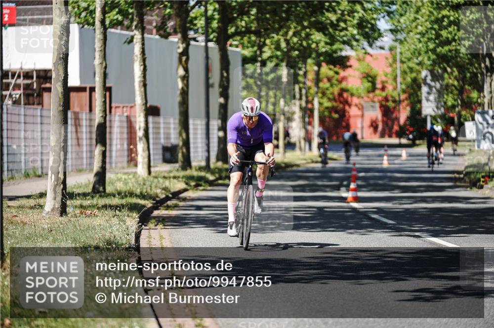 09.08.2026 - GEWOBA Citytriathlon Bremen Michael Burmester http://msf.ph/oto/9947855 09.08.2026 12:26:25 Radfahren 621, 674, 766, 842, 908, 985, 1127 meine-sportfotos.de