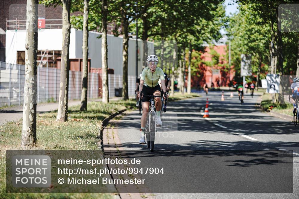 09.08.2026 - GEWOBA Citytriathlon Bremen Michael Burmester http://msf.ph/oto/9947904 09.08.2026 12:27:02 Radfahren 588, 607, 633, 813, 822, 856, 958, 1001, 1103 meine-sportfotos.de