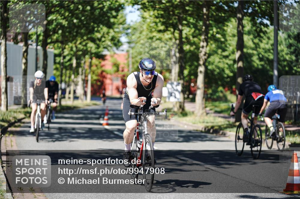 09.08.2026 - GEWOBA Citytriathlon Bremen Michael Burmester http://msf.ph/oto/9947908 09.08.2026 12:27:04 Radfahren 588, 607, 633, 813, 822, 856, 958, 962, 1103 meine-sportfotos.de
