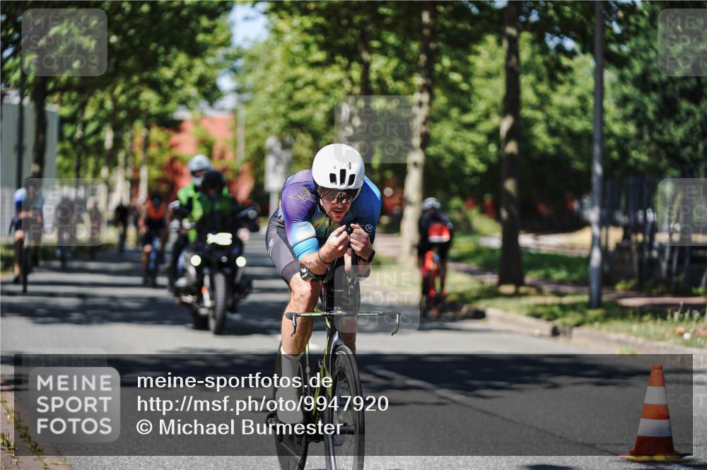 09.08.2026 - GEWOBA Citytriathlon Bremen Michael Burmester http://msf.ph/oto/9947920 09.08.2026 12:27:25 Radfahren 587, 597, 630, 669, 712, 732, 881 meine-sportfotos.de