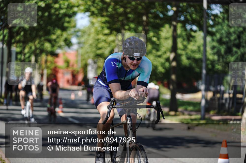 09.08.2026 - GEWOBA Citytriathlon Bremen Michael Burmester http://msf.ph/oto/9947925 09.08.2026 12:27:28 Radfahren 587, 597, 630, 669, 712, 714, 732, 881, 904 meine-sportfotos.de