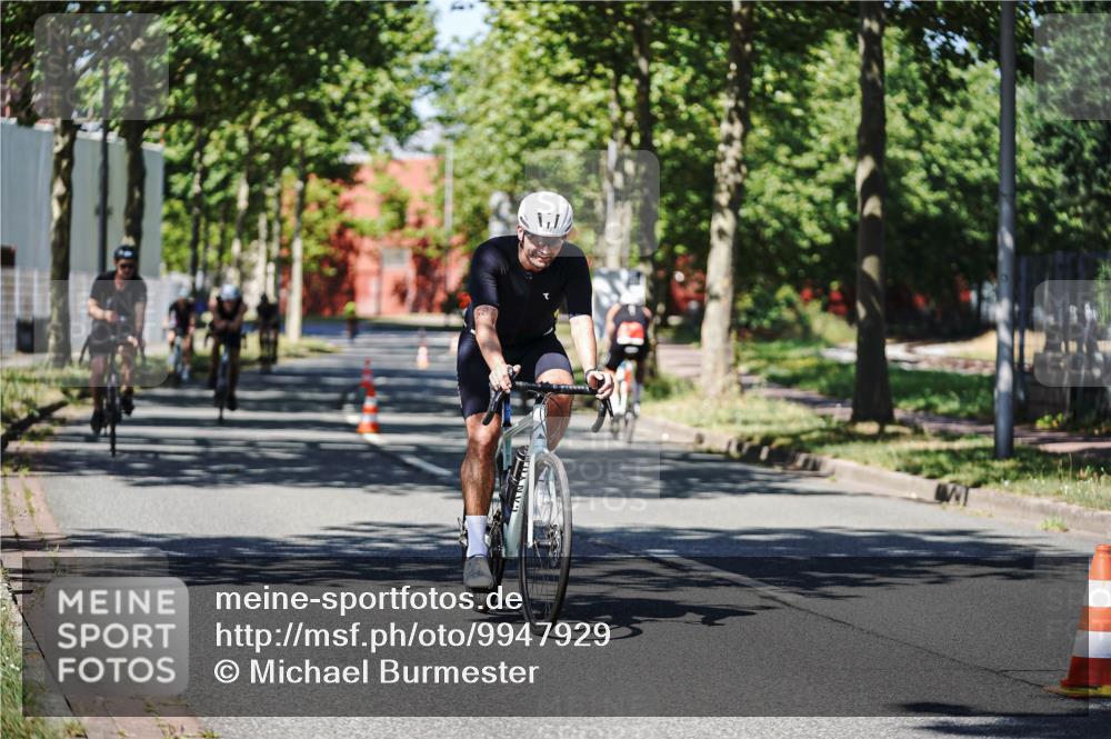 09.08.2026 - GEWOBA Citytriathlon Bremen Michael Burmester http://msf.ph/oto/9947929 09.08.2026 12:27:30 Radfahren 587, 597, 630, 669, 712, 714, 729, 732, 881, 904 meine-sportfotos.de