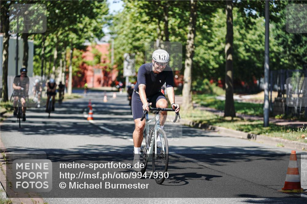 09.08.2026 - GEWOBA Citytriathlon Bremen Michael Burmester http://msf.ph/oto/9947930 09.08.2026 12:27:30 Radfahren 587, 597, 630, 669, 712, 714, 729, 732, 881, 904 meine-sportfotos.de