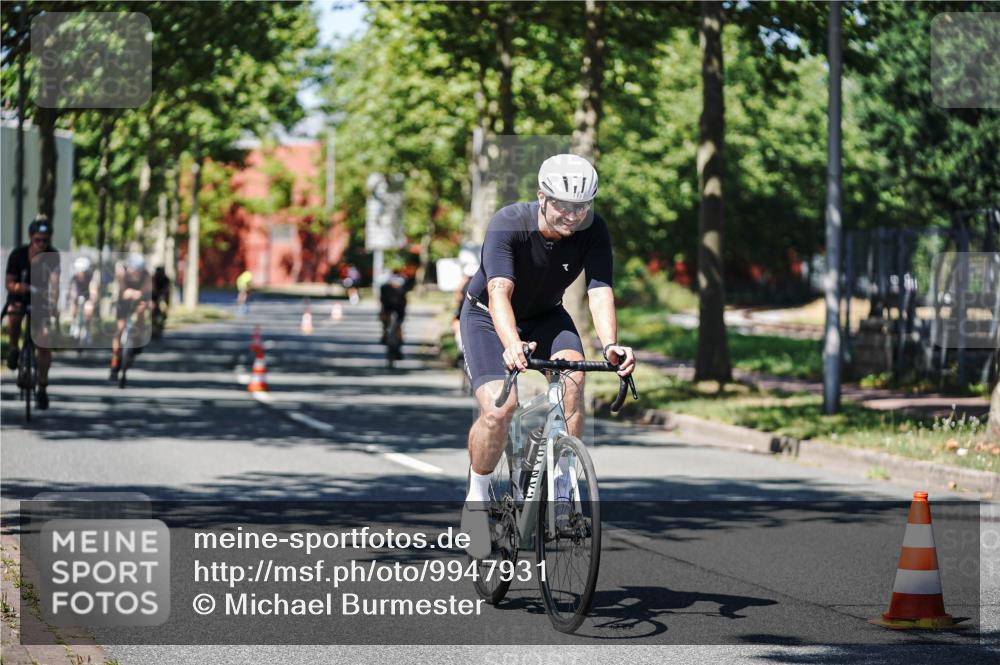 09.08.2026 - GEWOBA Citytriathlon Bremen Michael Burmester http://msf.ph/oto/9947931 09.08.2026 12:27:30 Radfahren 587, 597, 630, 669, 712, 714, 729, 732, 881, 904 meine-sportfotos.de