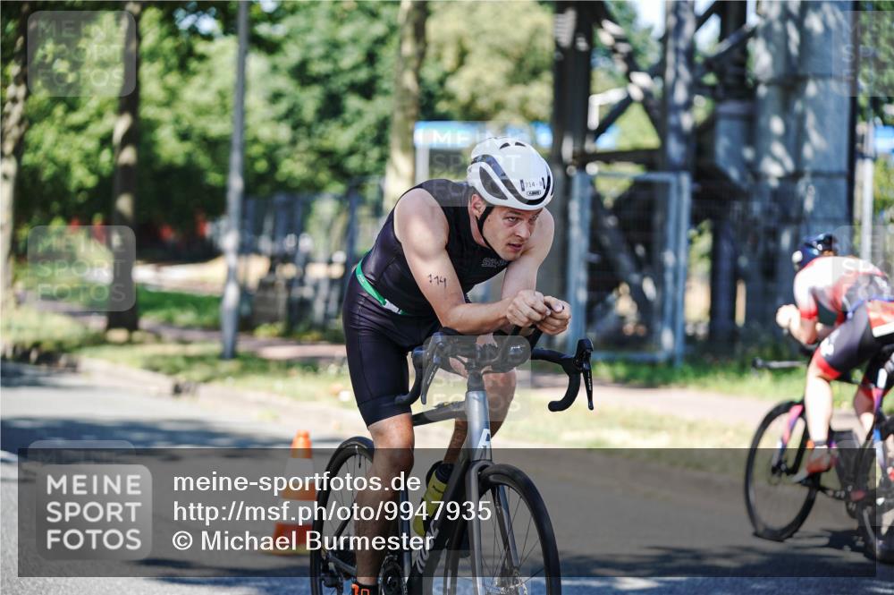 09.08.2026 - GEWOBA Citytriathlon Bremen Michael Burmester http://msf.ph/oto/9947935 09.08.2026 12:27:32 Radfahren 587, 597, 630, 669, 712, 714, 729, 732, 854, 881, 904 meine-sportfotos.de