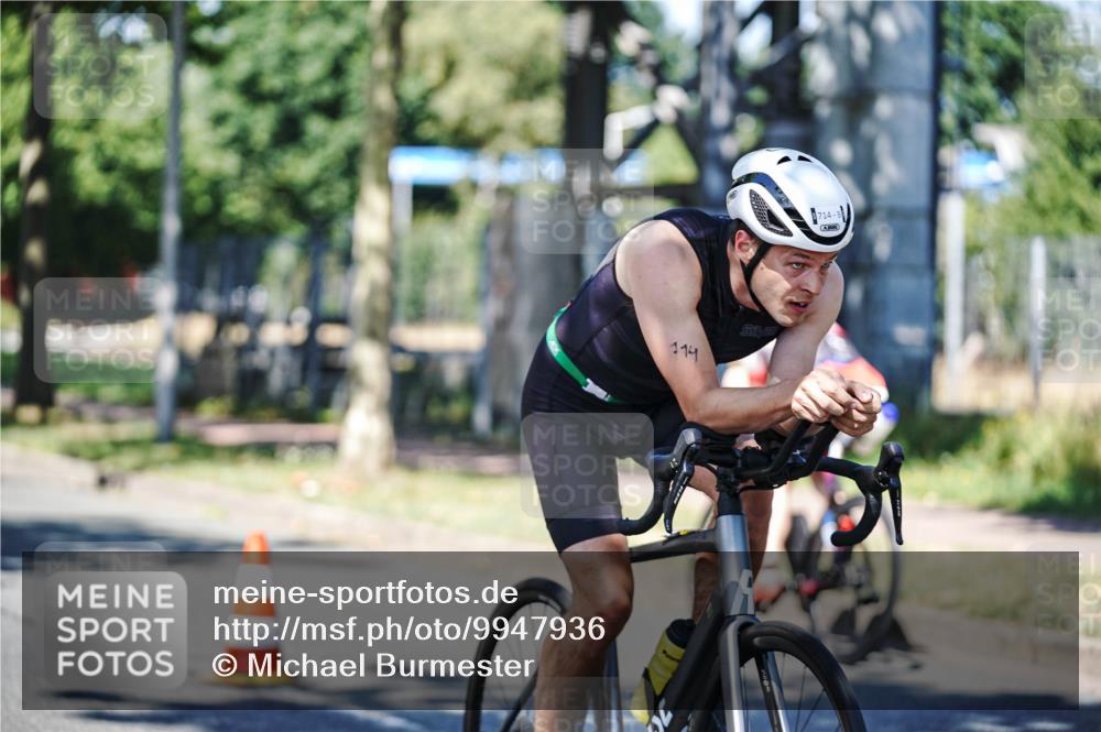09.08.2026 - GEWOBA Citytriathlon Bremen Michael Burmester http://msf.ph/oto/9947936 09.08.2026 12:27:33 Radfahren 587, 597, 630, 669, 712, 714, 729, 732, 801, 854, 881, 904 meine-sportfotos.de