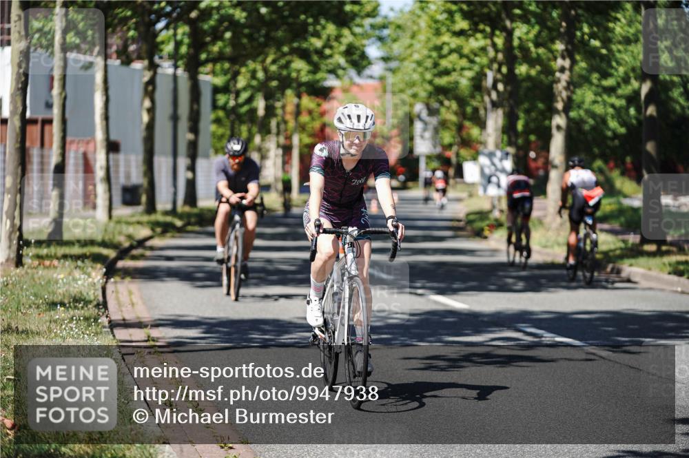 09.08.2026 - GEWOBA Citytriathlon Bremen Michael Burmester http://msf.ph/oto/9947938 09.08.2026 12:27:34 Radfahren 587, 597, 630, 669, 712, 714, 729, 732, 801, 854, 881, 904 meine-sportfotos.de