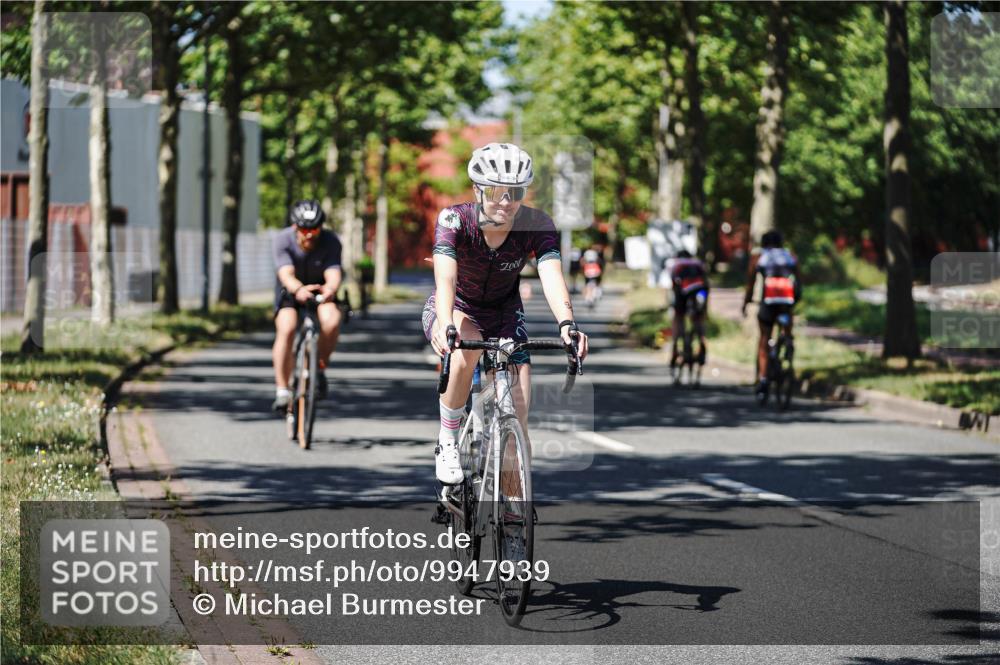 09.08.2026 - GEWOBA Citytriathlon Bremen Michael Burmester http://msf.ph/oto/9947939 09.08.2026 12:27:34 Radfahren 587, 597, 630, 669, 712, 714, 729, 732, 801, 854, 881, 904 meine-sportfotos.de