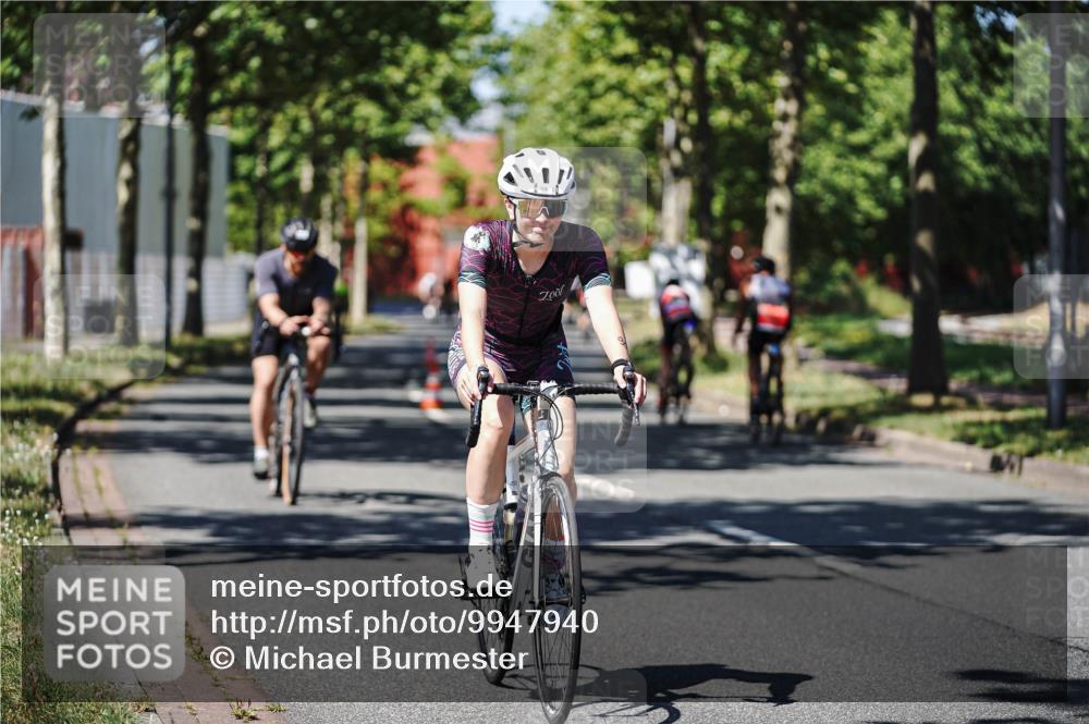 09.08.2026 - GEWOBA Citytriathlon Bremen Michael Burmester http://msf.ph/oto/9947940 09.08.2026 12:27:35 Radfahren 587, 597, 630, 669, 712, 714, 729, 732, 801, 854, 881, 904 meine-sportfotos.de
