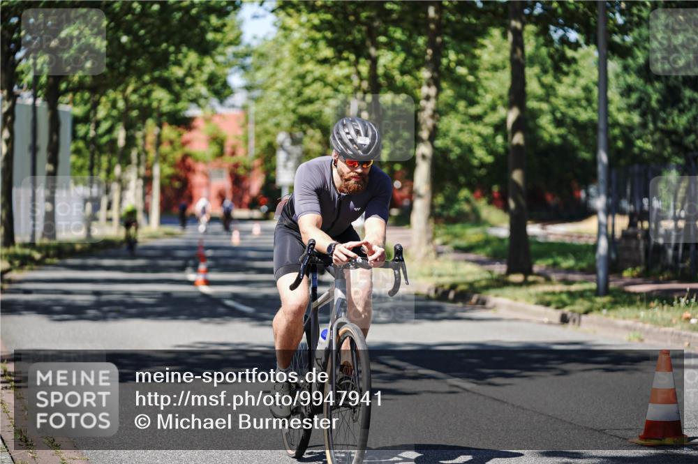 09.08.2026 - GEWOBA Citytriathlon Bremen Michael Burmester http://msf.ph/oto/9947941 09.08.2026 12:27:36 Radfahren 587, 597, 630, 669, 712, 714, 729, 732, 801, 854, 881, 904 meine-sportfotos.de