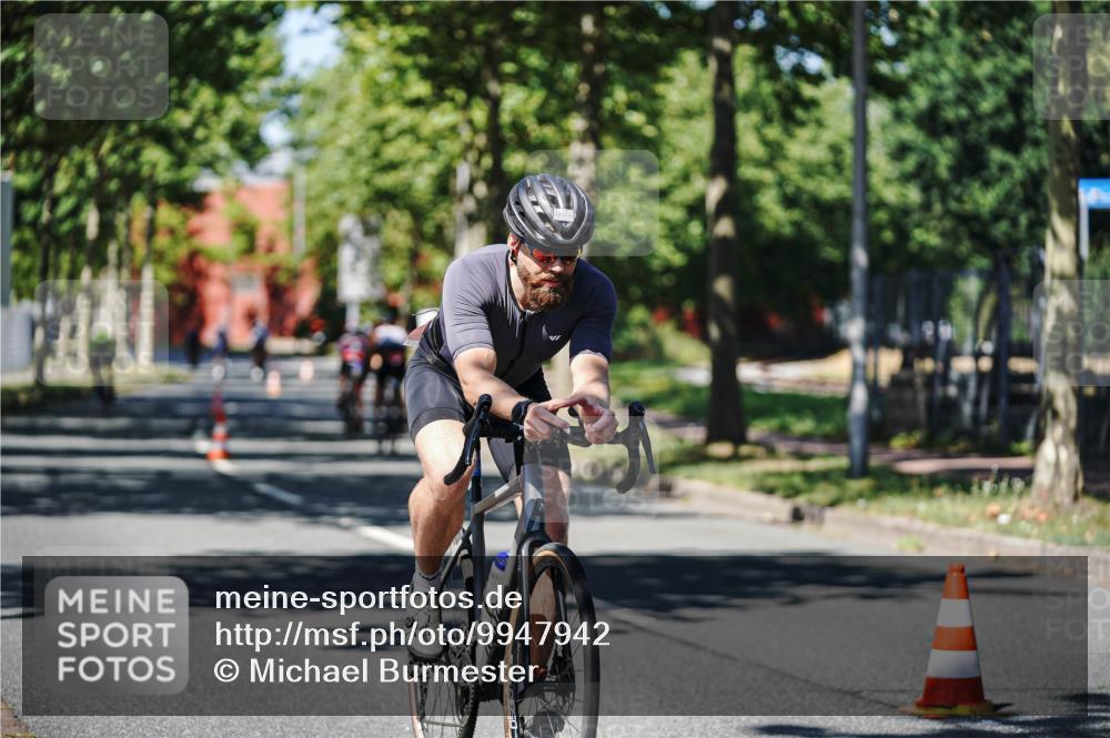 09.08.2026 - GEWOBA Citytriathlon Bremen Michael Burmester http://msf.ph/oto/9947942 09.08.2026 12:27:36 Radfahren 587, 597, 630, 669, 712, 714, 729, 732, 801, 854, 881, 904 meine-sportfotos.de