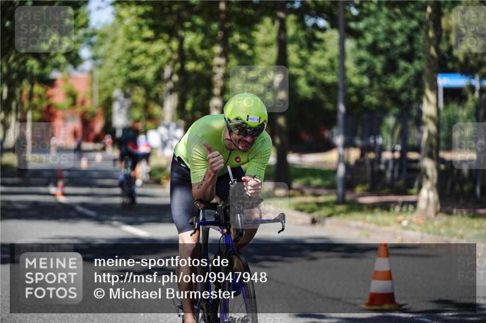 09.08.2026 - GEWOBA Citytriathlon Bremen Michael Burmester http://msf.ph/oto/9947948 09.08.2026 12:27:41 Radfahren 587, 669, 684, 714, 729, 801, 828, 831, 854, 881, 904, 1157 meine-sportfotos.de