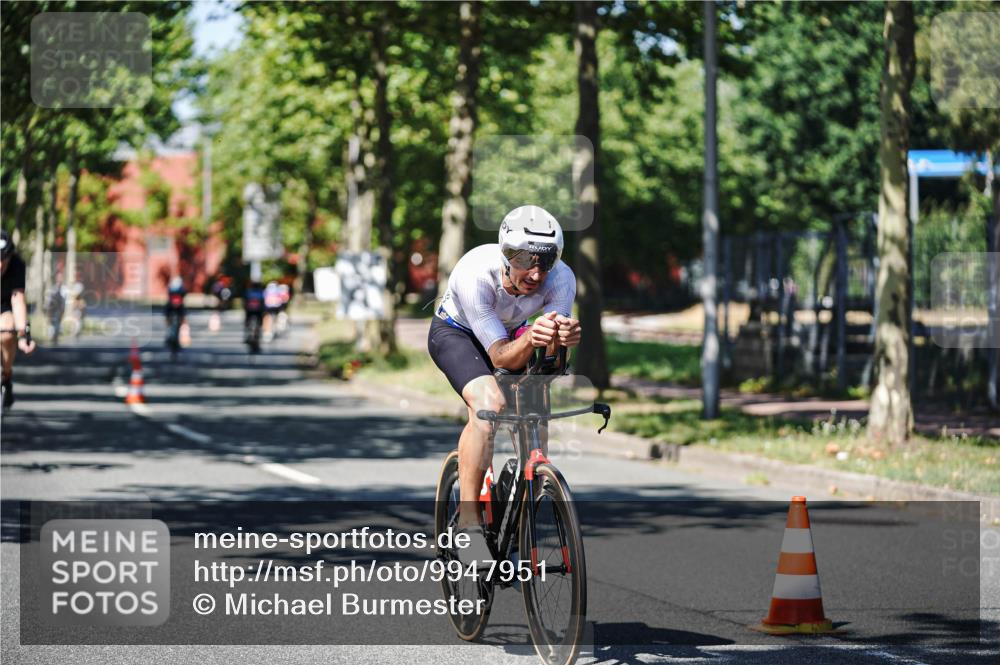 09.08.2026 - GEWOBA Citytriathlon Bremen Michael Burmester http://msf.ph/oto/9947951 09.08.2026 12:27:44 Radfahren 669, 684, 714, 729, 801, 828, 831, 854, 904, 1157 meine-sportfotos.de