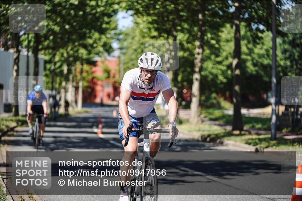 09.08.2026 - GEWOBA Citytriathlon Bremen Michael Burmester http://msf.ph/oto/9947956 09.08.2026 12:27:46 Radfahren 684, 714, 729, 801, 828, 831, 854, 904, 1157 meine-sportfotos.de