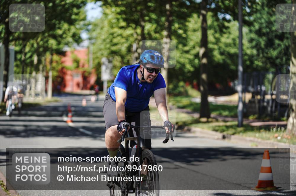 09.08.2026 - GEWOBA Citytriathlon Bremen Michael Burmester http://msf.ph/oto/9947960 09.08.2026 12:27:47 Radfahren 684, 729, 801, 828, 831, 854, 904, 1157 meine-sportfotos.de