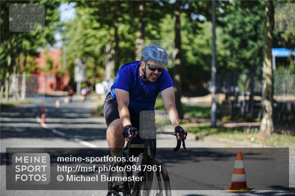 09.08.2026 - GEWOBA Citytriathlon Bremen Michael Burmester http://msf.ph/oto/9947961 09.08.2026 12:27:47 Radfahren 684, 729, 801, 828, 831, 854, 904, 1157 meine-sportfotos.de