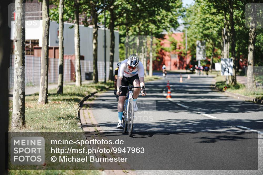 09.08.2026 - GEWOBA Citytriathlon Bremen Michael Burmester http://msf.ph/oto/9947963 09.08.2026 12:27:50 Radfahren 684, 801, 828, 831, 854, 1157 meine-sportfotos.de