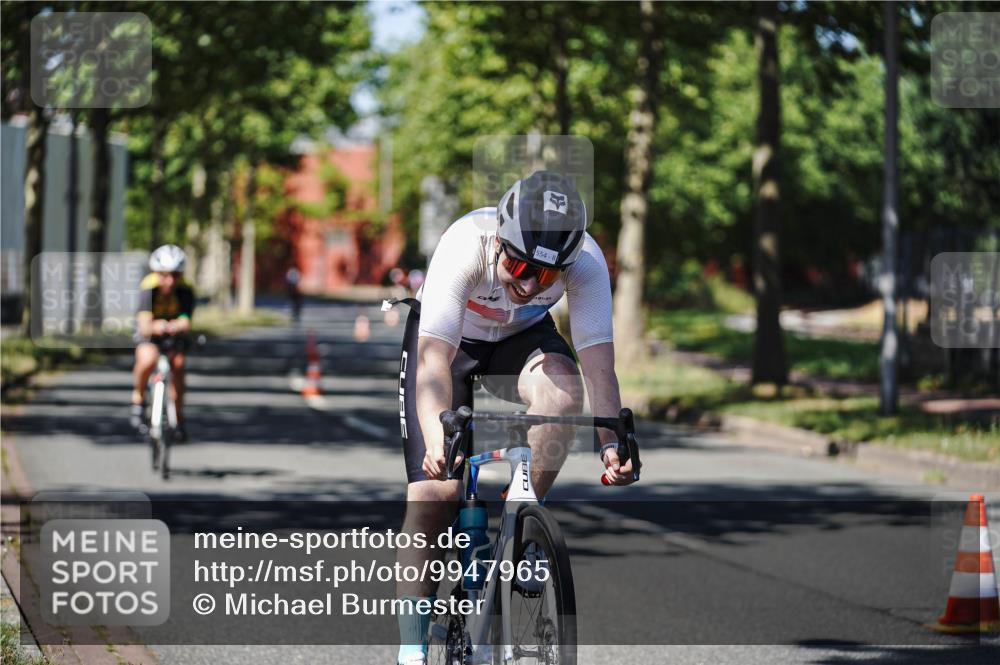 09.08.2026 - GEWOBA Citytriathlon Bremen Michael Burmester http://msf.ph/oto/9947965 09.08.2026 12:27:51 Radfahren 684, 801, 828, 831, 854, 917, 1157 meine-sportfotos.de