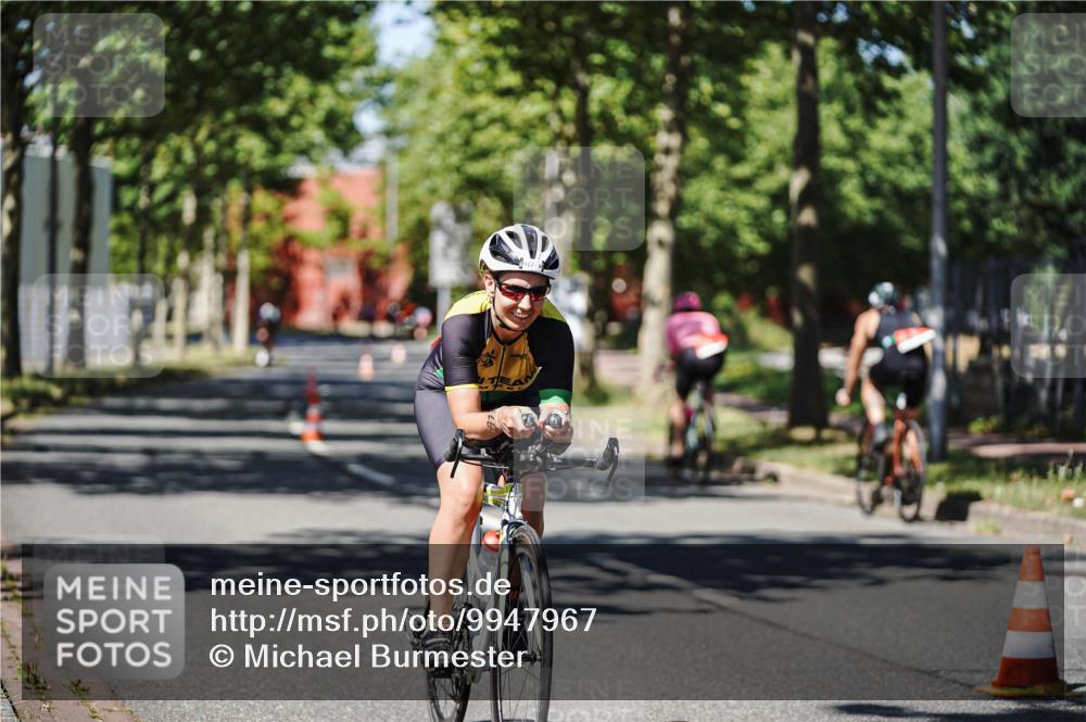 09.08.2026 - GEWOBA Citytriathlon Bremen Michael Burmester http://msf.ph/oto/9947967 09.08.2026 12:27:52 Radfahren 554, 684, 801, 828, 831, 917, 1157 meine-sportfotos.de