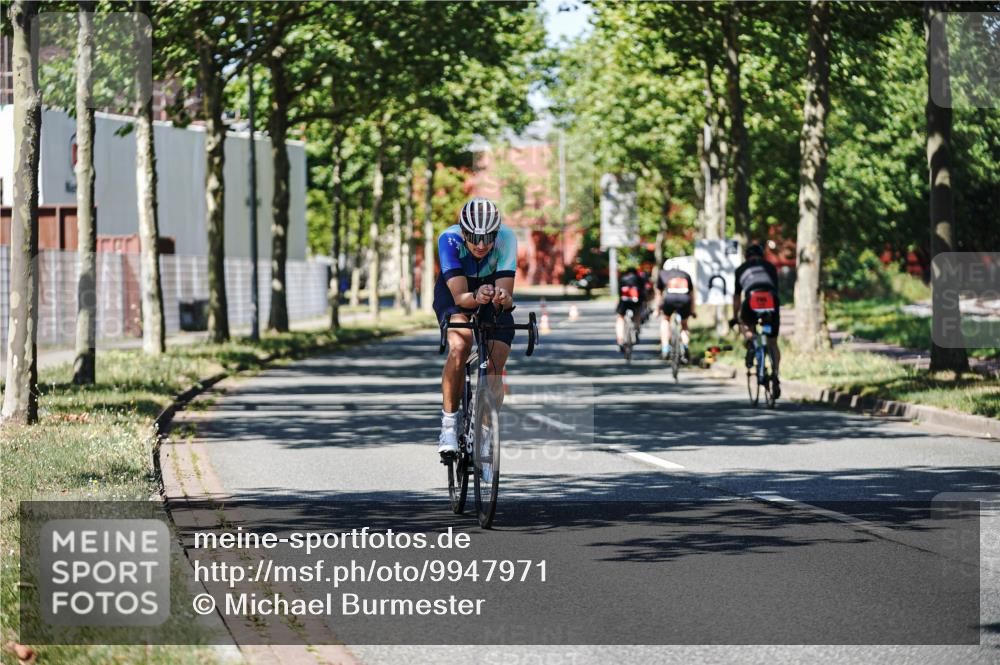 09.08.2026 - GEWOBA Citytriathlon Bremen Michael Burmester http://msf.ph/oto/9947971 09.08.2026 12:27:59 Radfahren 554, 660, 831, 917, 1157 meine-sportfotos.de