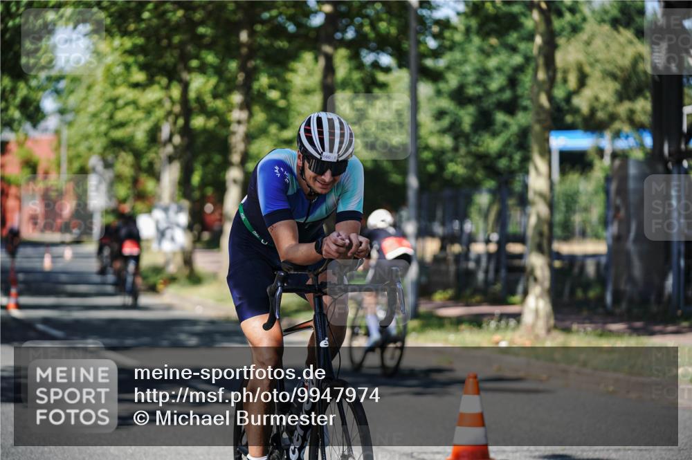 09.08.2026 - GEWOBA Citytriathlon Bremen Michael Burmester http://msf.ph/oto/9947974 09.08.2026 12:27:59 Radfahren 554, 660, 831, 917, 1157 meine-sportfotos.de