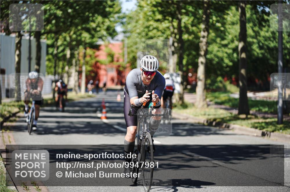 09.08.2026 - GEWOBA Citytriathlon Bremen Michael Burmester http://msf.ph/oto/9947981 09.08.2026 12:28:10 Radfahren 554, 660, 661, 666, 690, 917, 951, 1002, 1148 meine-sportfotos.de