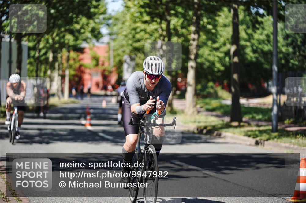09.08.2026 - GEWOBA Citytriathlon Bremen Michael Burmester http://msf.ph/oto/9947982 09.08.2026 12:28:10 Radfahren 554, 660, 661, 666, 690, 917, 951, 1002, 1148 meine-sportfotos.de
