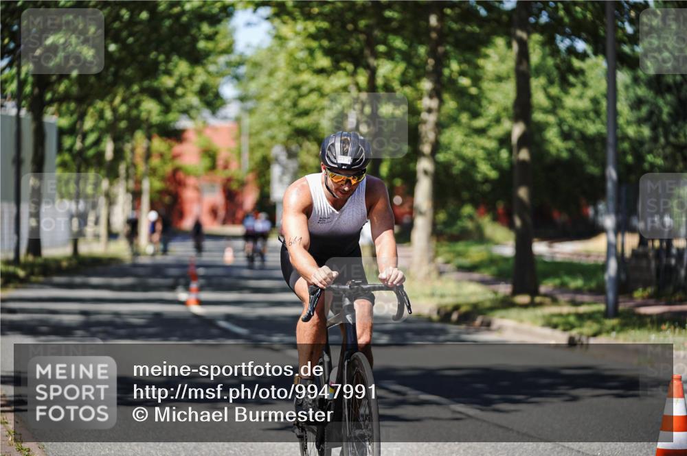 09.08.2026 - GEWOBA Citytriathlon Bremen Michael Burmester http://msf.ph/oto/9947991 09.08.2026 12:28:14 Radfahren 631, 660, 661, 666, 690, 862, 951, 1002, 1148 meine-sportfotos.de