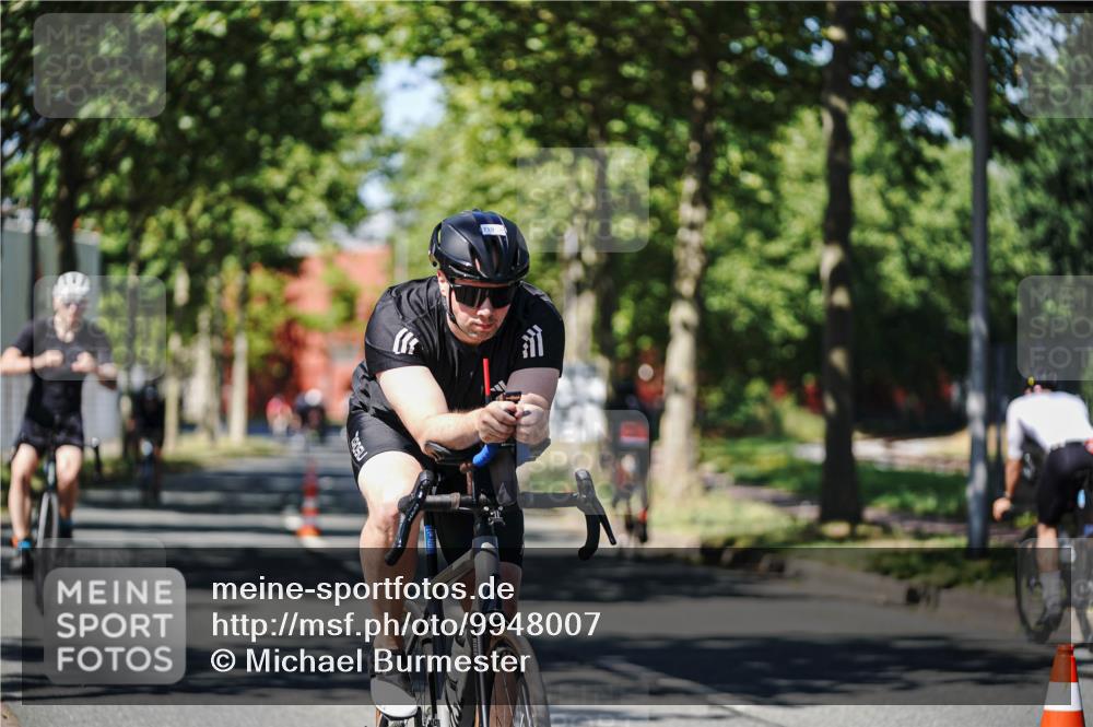 09.08.2026 - GEWOBA Citytriathlon Bremen Michael Burmester http://msf.ph/oto/9948007 09.08.2026 12:28:40 Radfahren 610, 619, 652, 658, 698, 719, 795 meine-sportfotos.de