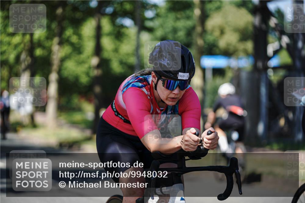 09.08.2026 - GEWOBA Citytriathlon Bremen Michael Burmester http://msf.ph/oto/9948032 09.08.2026 12:28:54 Radfahren 556, 563, 658, 688, 691, 703, 764, 795, 843, 878, 969 meine-sportfotos.de
