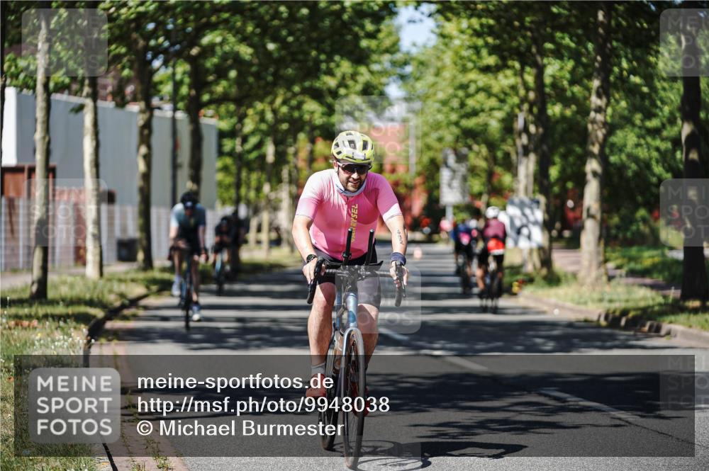 09.08.2026 - GEWOBA Citytriathlon Bremen Michael Burmester http://msf.ph/oto/9948038 09.08.2026 12:29:02 Radfahren 112, 540, 556, 563, 688, 691, 692, 703, 764, 843, 878, 969, 1007, 1141 meine-sportfotos.de