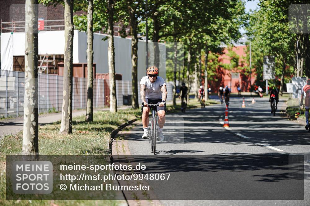 09.08.2026 - GEWOBA Citytriathlon Bremen Michael Burmester http://msf.ph/oto/9948067 09.08.2026 12:29:29 Radfahren 551, 575, 697, 724, 791, 811, 825, 835, 905, 999 meine-sportfotos.de