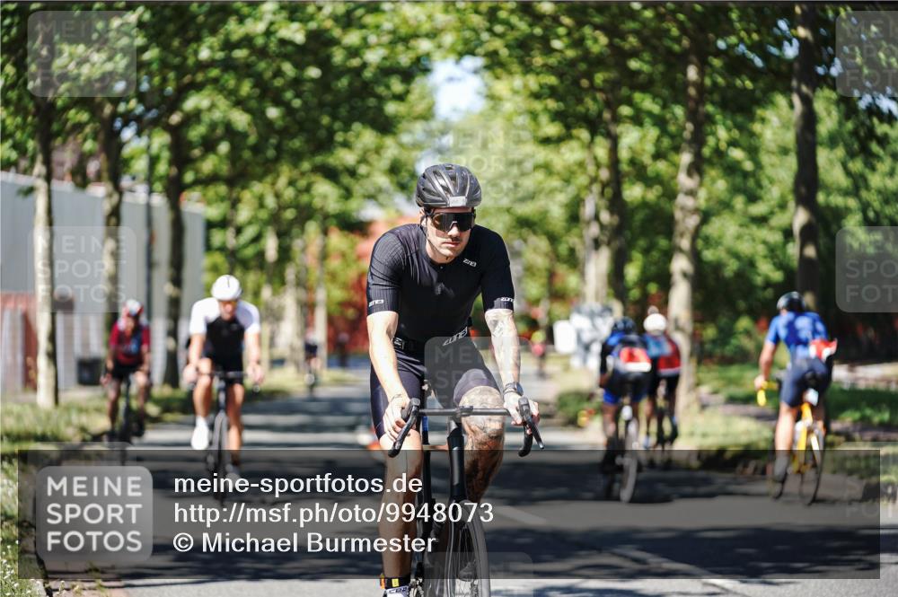 09.08.2026 - GEWOBA Citytriathlon Bremen Michael Burmester http://msf.ph/oto/9948073 09.08.2026 12:29:34 Radfahren 575, 642, 697, 724, 811, 825, 905, 999, 1011 meine-sportfotos.de