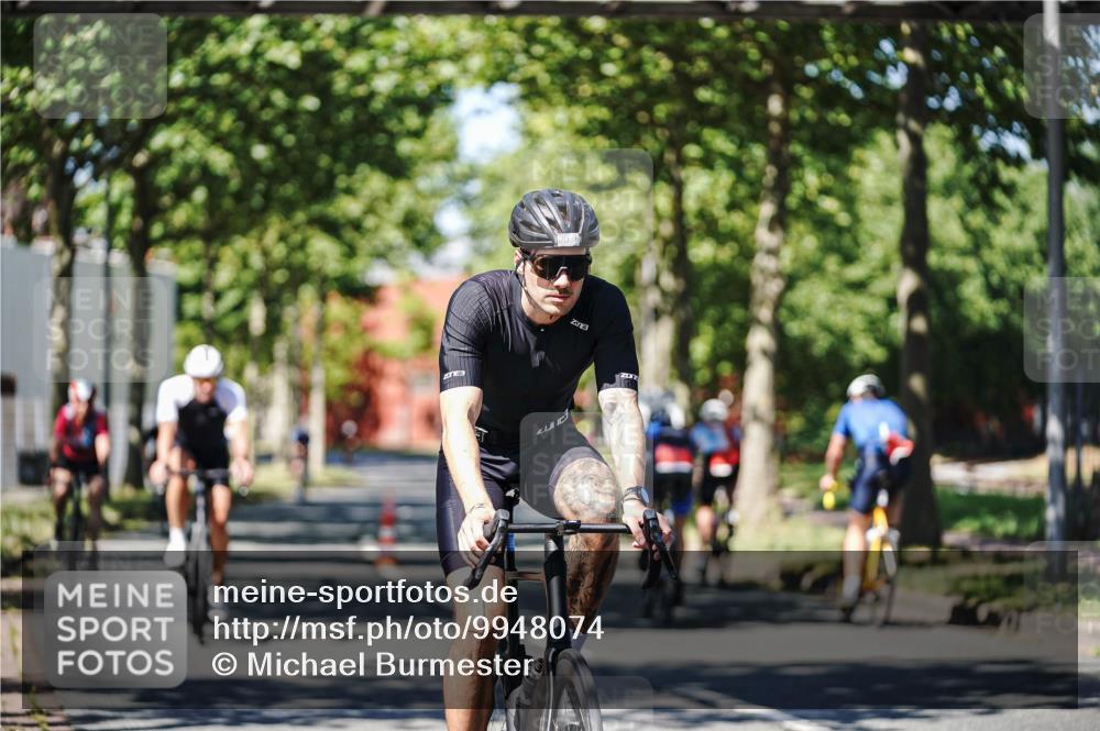 09.08.2026 - GEWOBA Citytriathlon Bremen Michael Burmester http://msf.ph/oto/9948074 09.08.2026 12:29:34 Radfahren 575, 642, 697, 724, 811, 825, 905, 999, 1011 meine-sportfotos.de