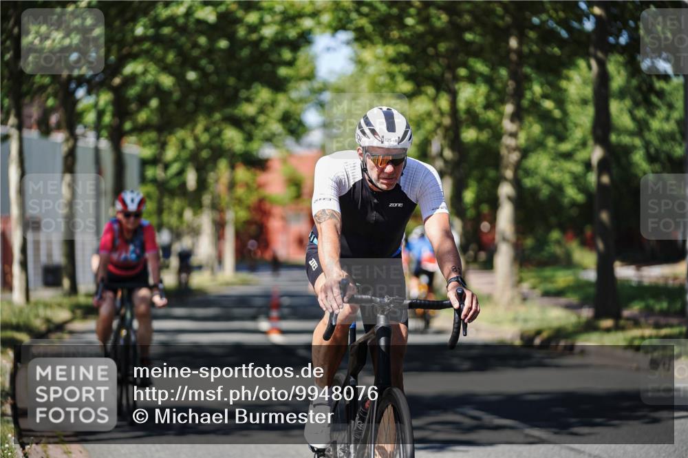 09.08.2026 - GEWOBA Citytriathlon Bremen Michael Burmester http://msf.ph/oto/9948076 09.08.2026 12:29:36 Radfahren 575, 642, 697, 724, 811, 825, 905, 999, 1011 meine-sportfotos.de