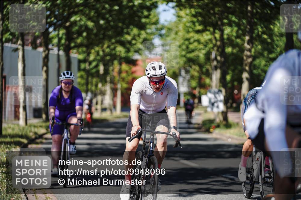 09.08.2026 - GEWOBA Citytriathlon Bremen Michael Burmester http://msf.ph/oto/9948096 09.08.2026 12:29:58 Radfahren 593, 616, 618, 641, 963, 964, 967, 1128 meine-sportfotos.de